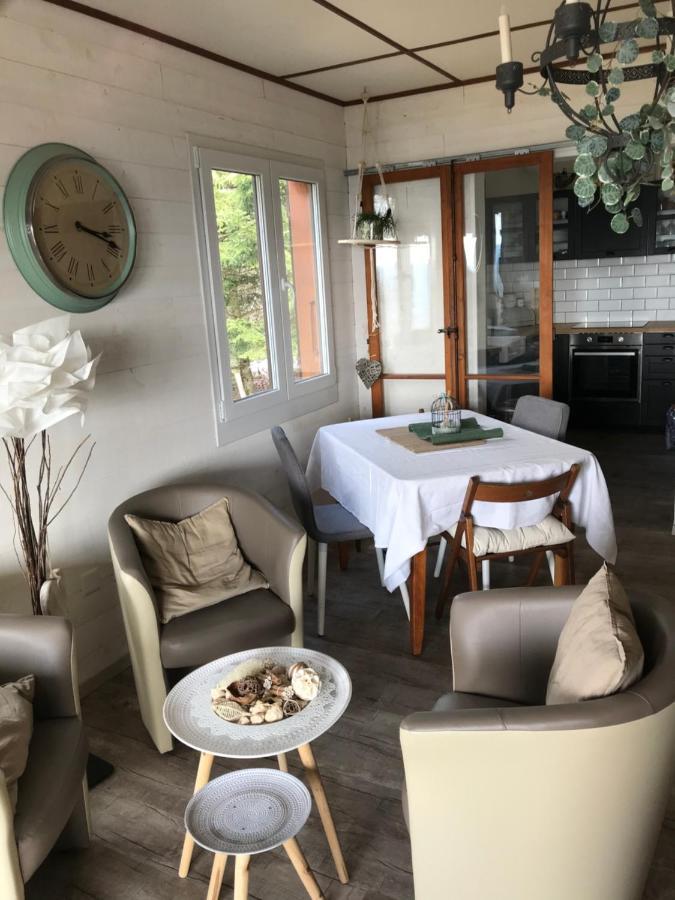Un Ptit Chalet Les Brenets Eksteriør billede
